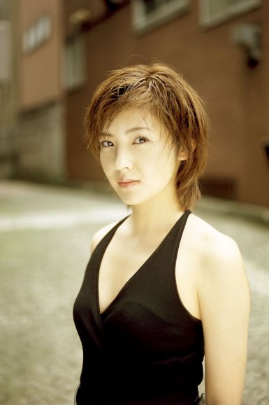 8868体育_艺尚小镇各服装品牌迎来复工复产以来首个线上“大